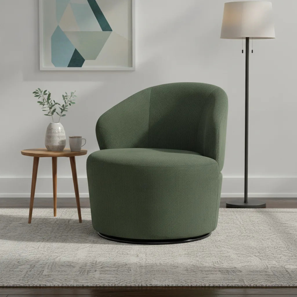 Fauteuil pivotant vert Bénodet en velours côtelé dans un salon lumineux