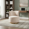 Fauteuil pivotant velours Beige Lin devant un bureau et une bibliothèque