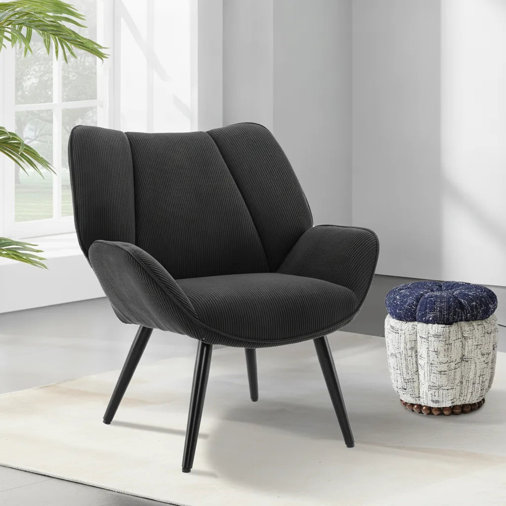Fauteuil club moderne Gris Anthracite près d'une fenêtre