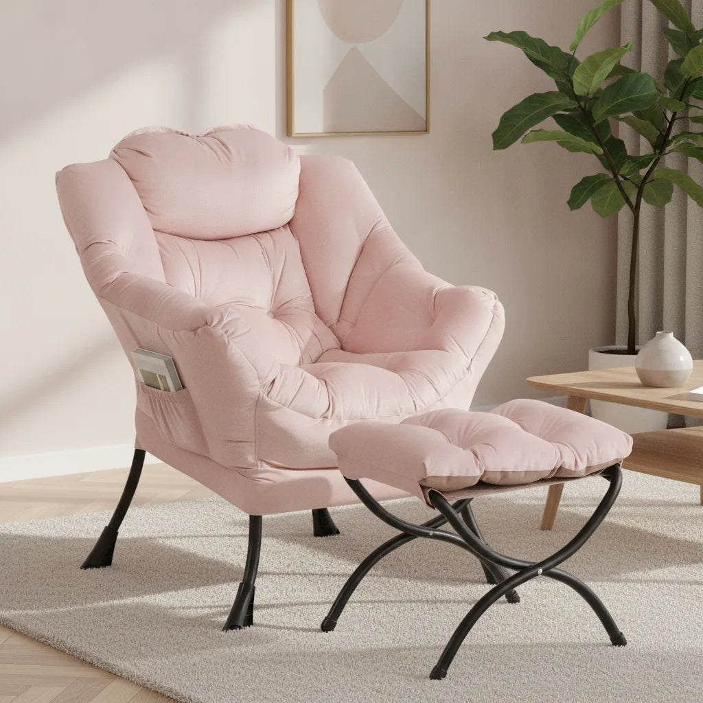 Fauteuil velours rose cocooning et son pouf dans un coin lecture